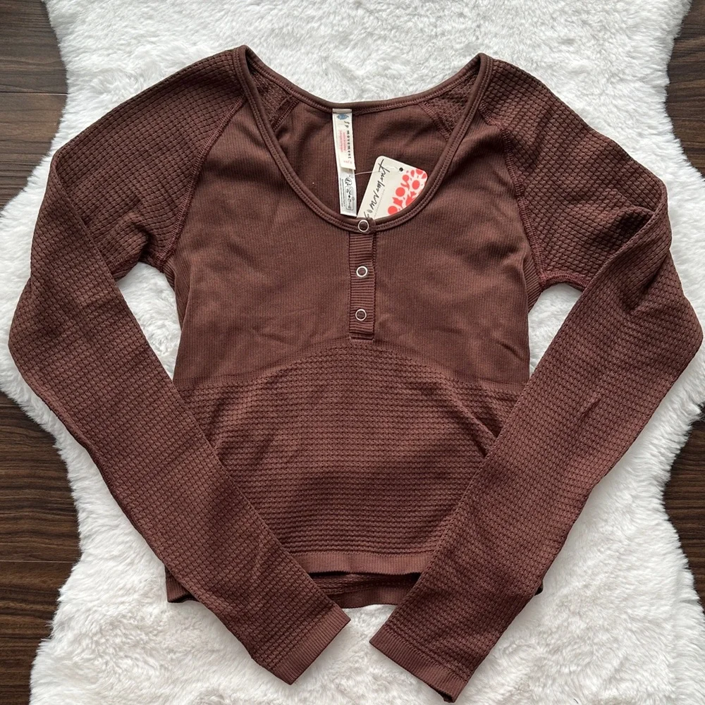 NWT Free People Movement Bail Out Long Sleeve Layer Cropped Cocoa size XS/S, M/L
